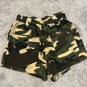 Camo shorts, worn once in great condition